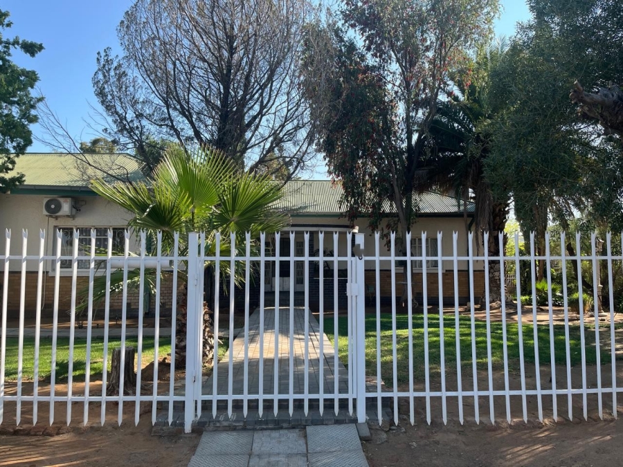3 Bedroom Property for Sale in De Aar Northern Cape